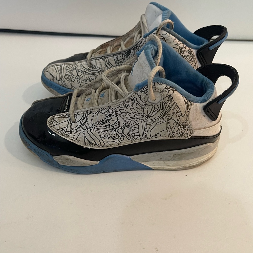 Nike Kids Sneakers - Black, Blue, and White